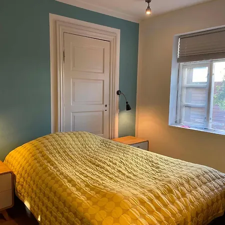 With Garden, Free Parking & 5 Min From Train