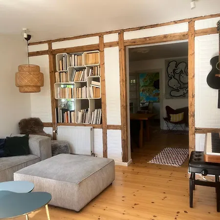 With Garden, Free Parking & 5 Min From Train *