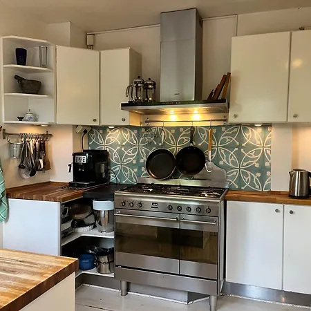 Feriehus With Garden, Free Parking & 5 Min From Train